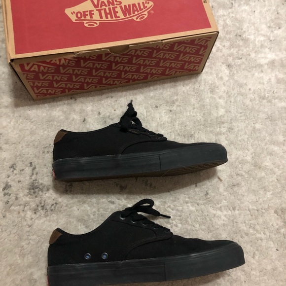 Vans - Picture 3 of 5